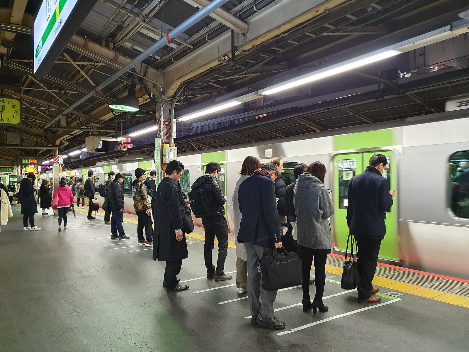 Japan Train Etiquette: Rules Every Traveler Should Know (2026)