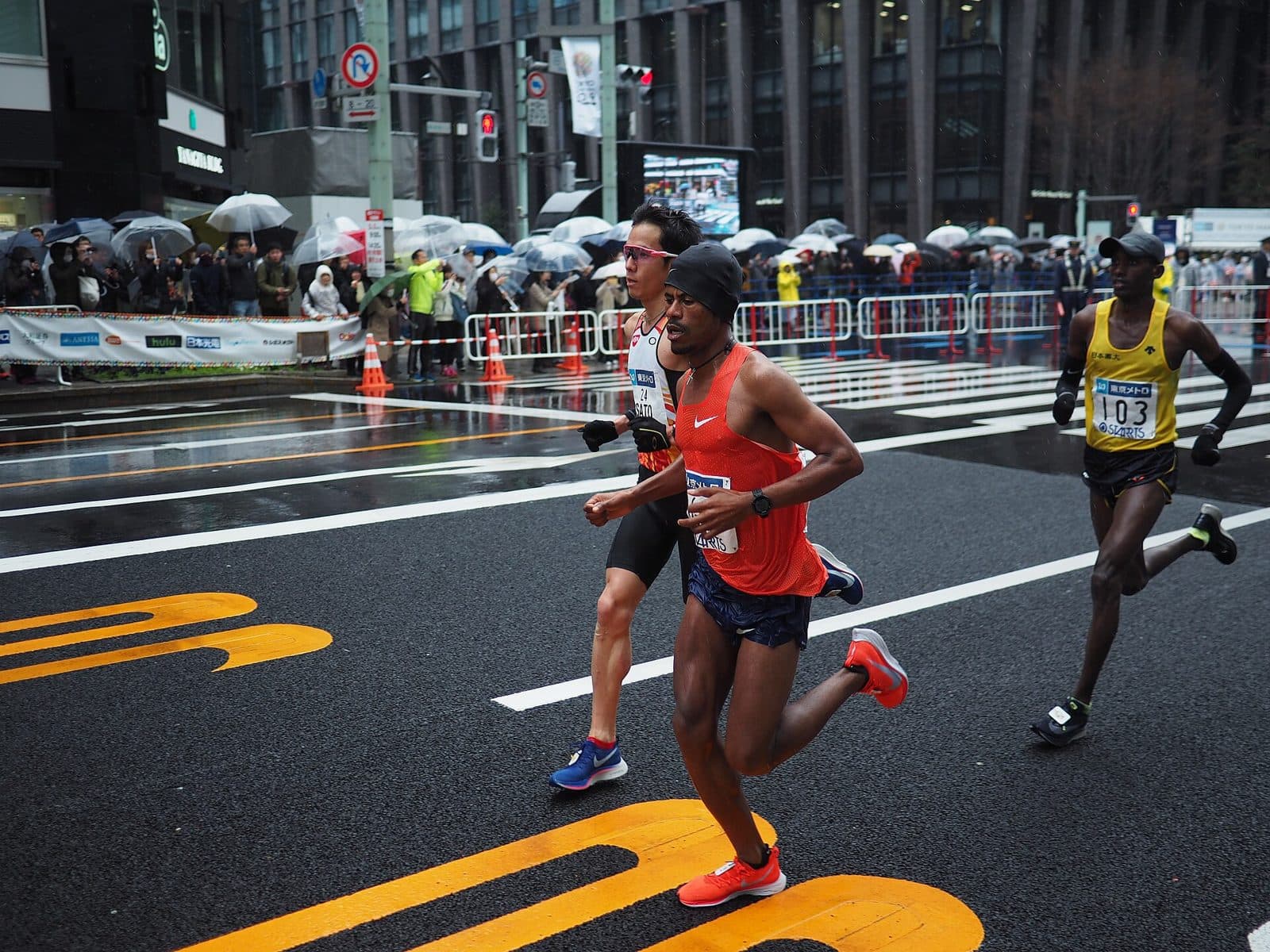 Runners at the 2019 Tokyo Marathon. Race clothing is one use case; choose everyday training clothes for your own activity and fit