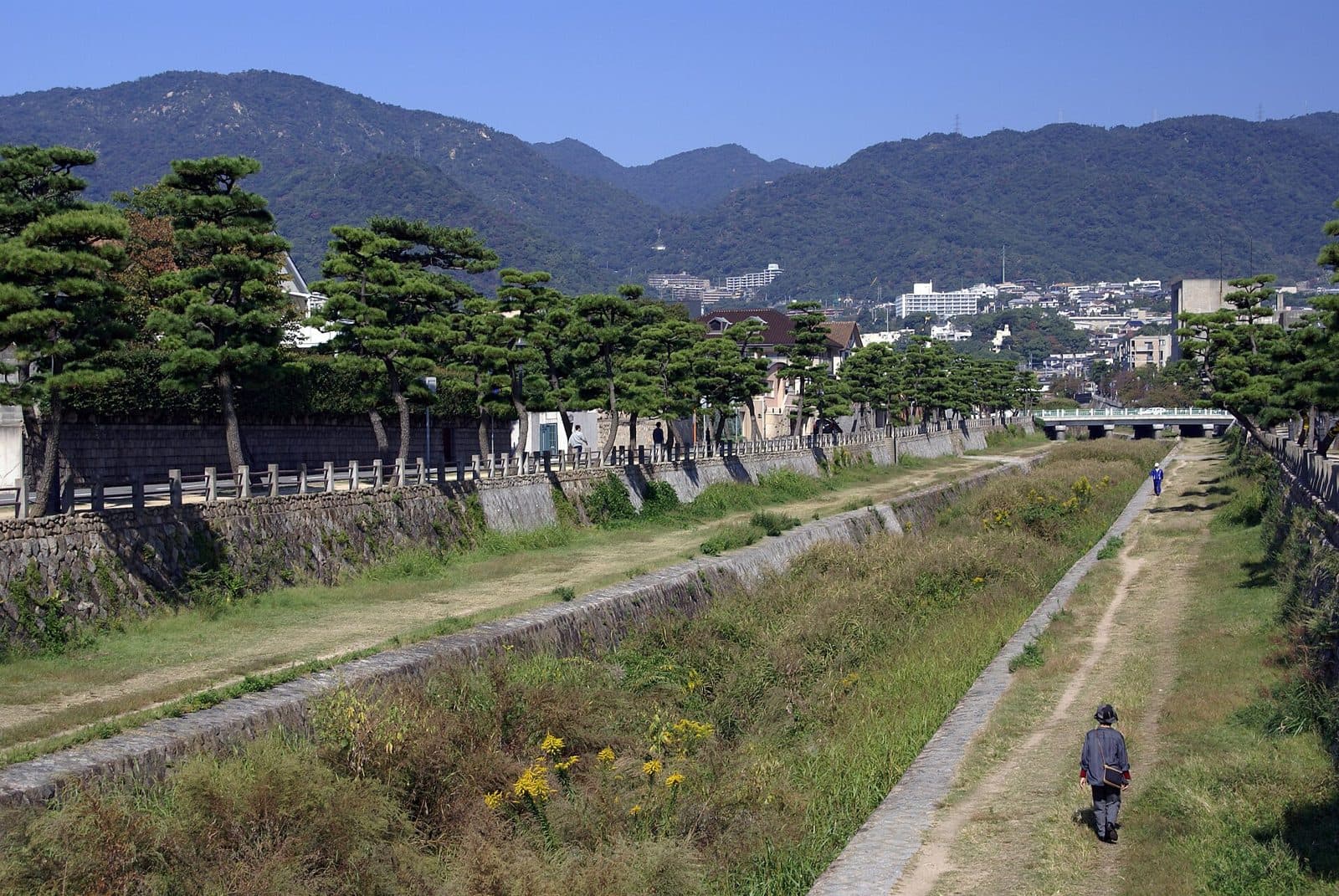Ashiya and Nishinomiya: International Schools and Commutes